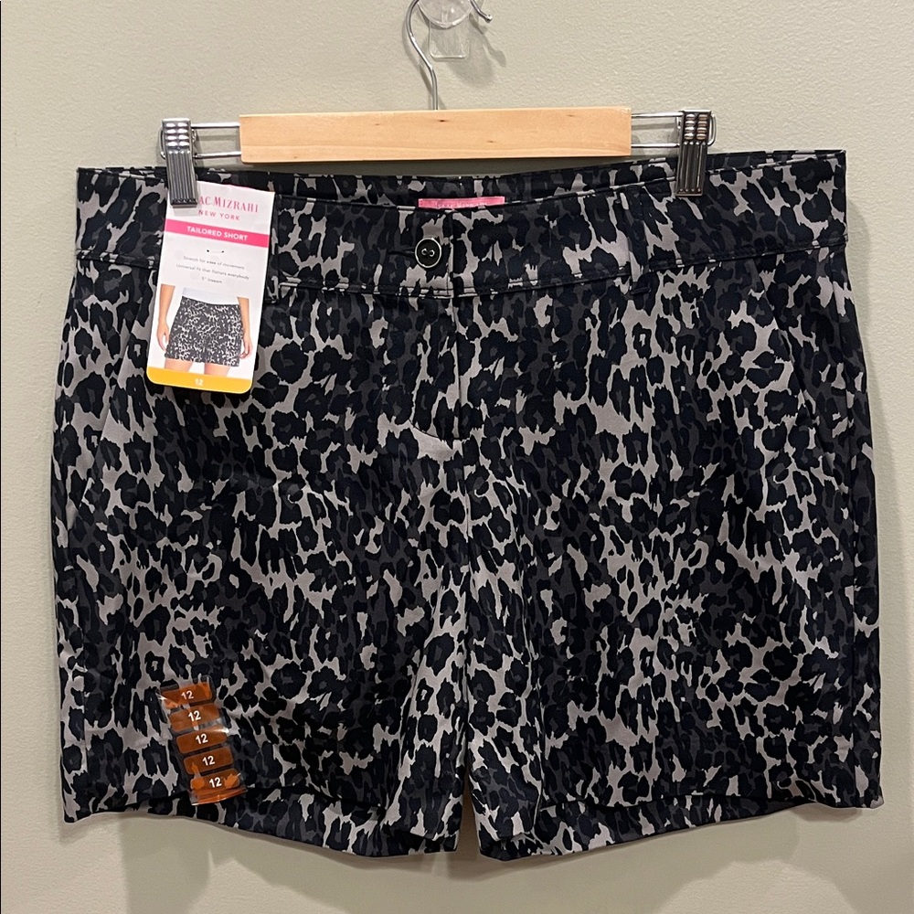 Isaac Mizrahi Animal Print Black Gray Shorts